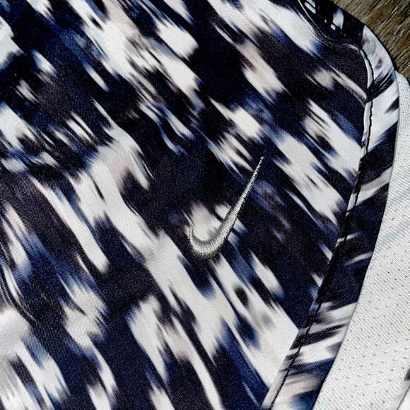 women’s black nike athletic shorts - Picture 1 of 4